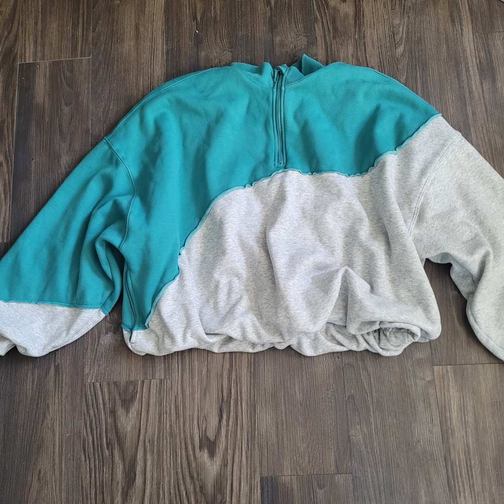 YITTY Teal and Grey Womens Crop Sweatshirt Size XL Pullover Zip Pockets